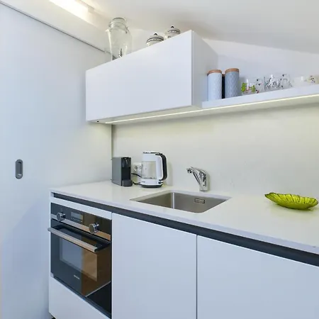 Brunohome - Design By The Sea Apartment