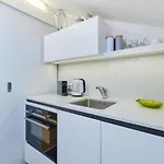 Brunohome - Design By The Sea Apartment